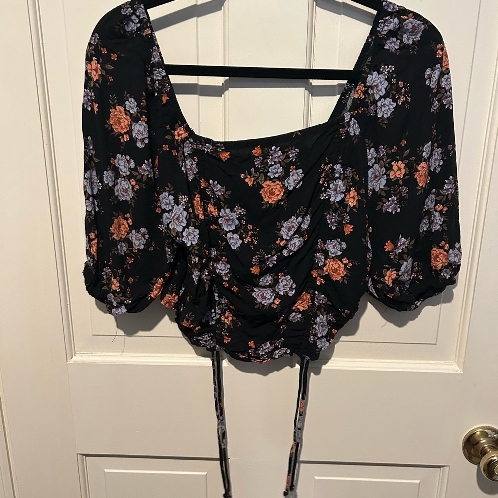Live to be spoiled crop  floral crop blouse - MED